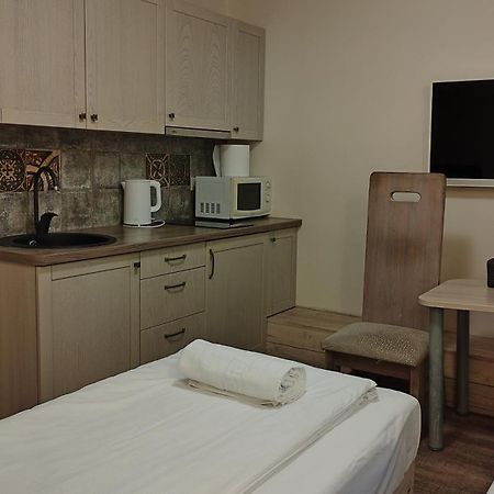 Kubu Ground Floor Rooms Klaipėda Esterno foto